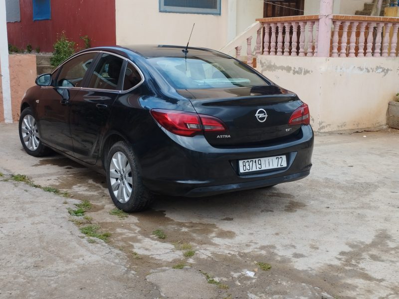 opel astra cosmos 2014 Tout options