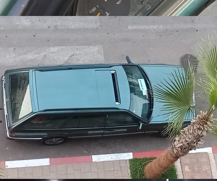 ♦️Voiture d'occasion à Vendre Mercedes-250 familiale en Bon état Jamais accidenté. ◾Année 1990& la Dédé 1995 ◾La Boîte vitesses Automatique 🚩 Disponible à laayoune boujdour Prix : 43000 DH 🇲🇦 🤳🏻 Numéro/WhatsApp : ☎️0705999544☎️