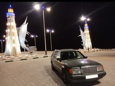 ♦️Voiture d'occasion à Vendre Mercedes-250 familiale en Bon état Jamais accidenté. ◾Année 1990& la Dédé 1995 ◾La Boîte vitesses Automatique 🚩 Disponible à laayoune boujdour Prix : 43000 DH 🇲🇦 🤳🏻 Numéro/WhatsApp : ☎️0705999544☎️