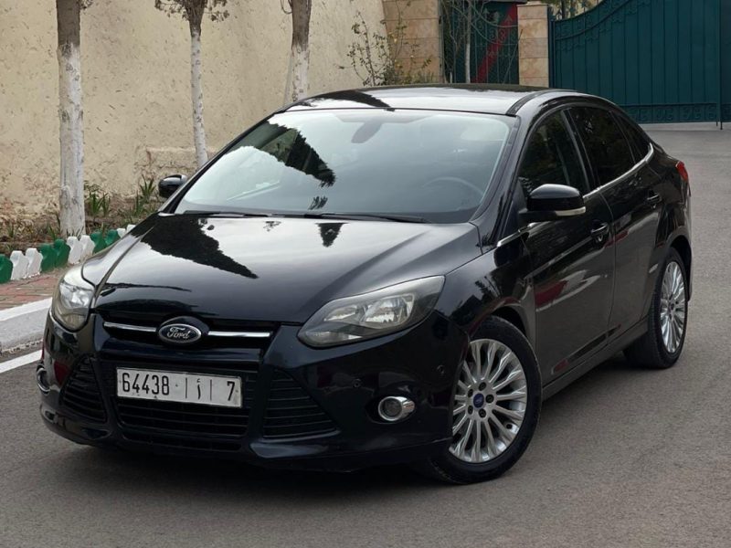 Ford focus titanium très bon état