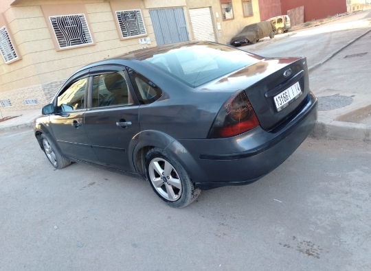 Ford focus 1.8tdci modèle 2007 a vendre