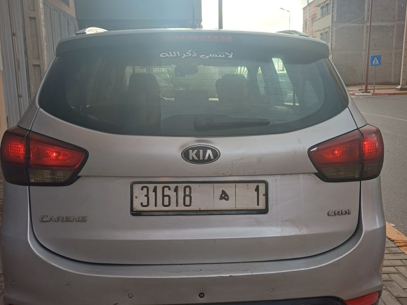 Kia carens 2016